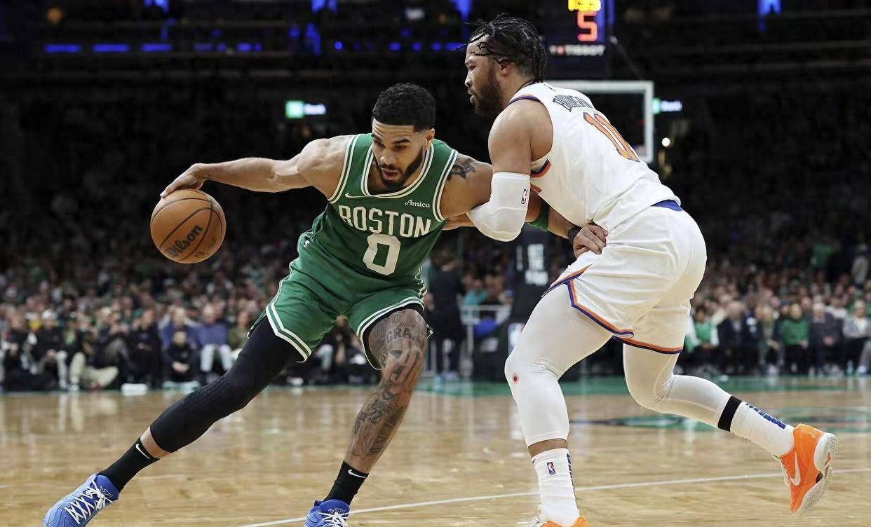 九游娱乐体育-塔图姆技术犯规送分，德约科维奇主帅怒摔战术板！的简单介绍